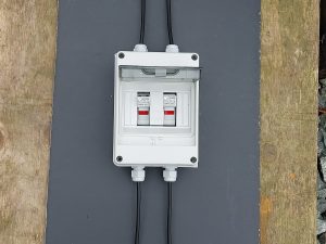 Solar cable fuse box